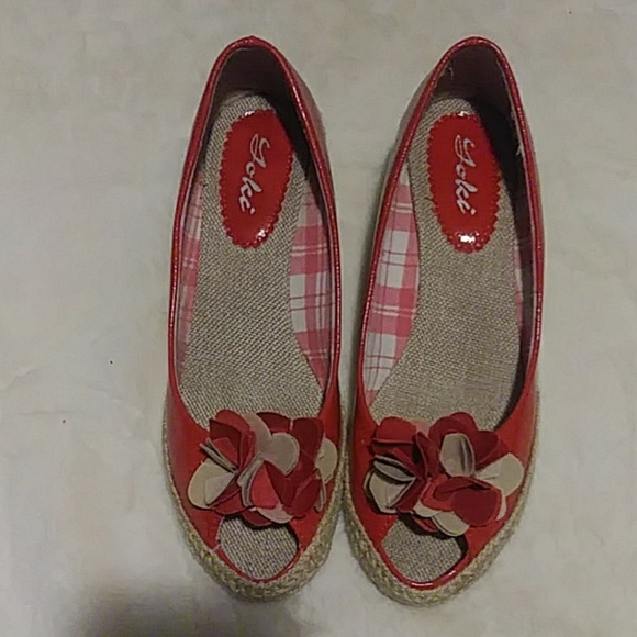 Shoes - Picture 2 of 3